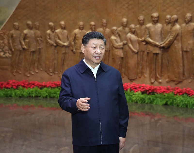 9月12日，中共中央總書記、國家主席、中央軍委主席習(xí)近平視察中共中央北京香山革命紀(jì)念地。這是習(xí)近平在香山革命紀(jì)念館參觀《為新中國奠基》主題展覽，并發(fā)表重要講話。