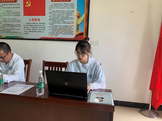 開展“《習(xí)近平談治國理政》第三卷與脫貧攻堅”專題宣講。福建船政交通職業(yè)學(xué)院供圖